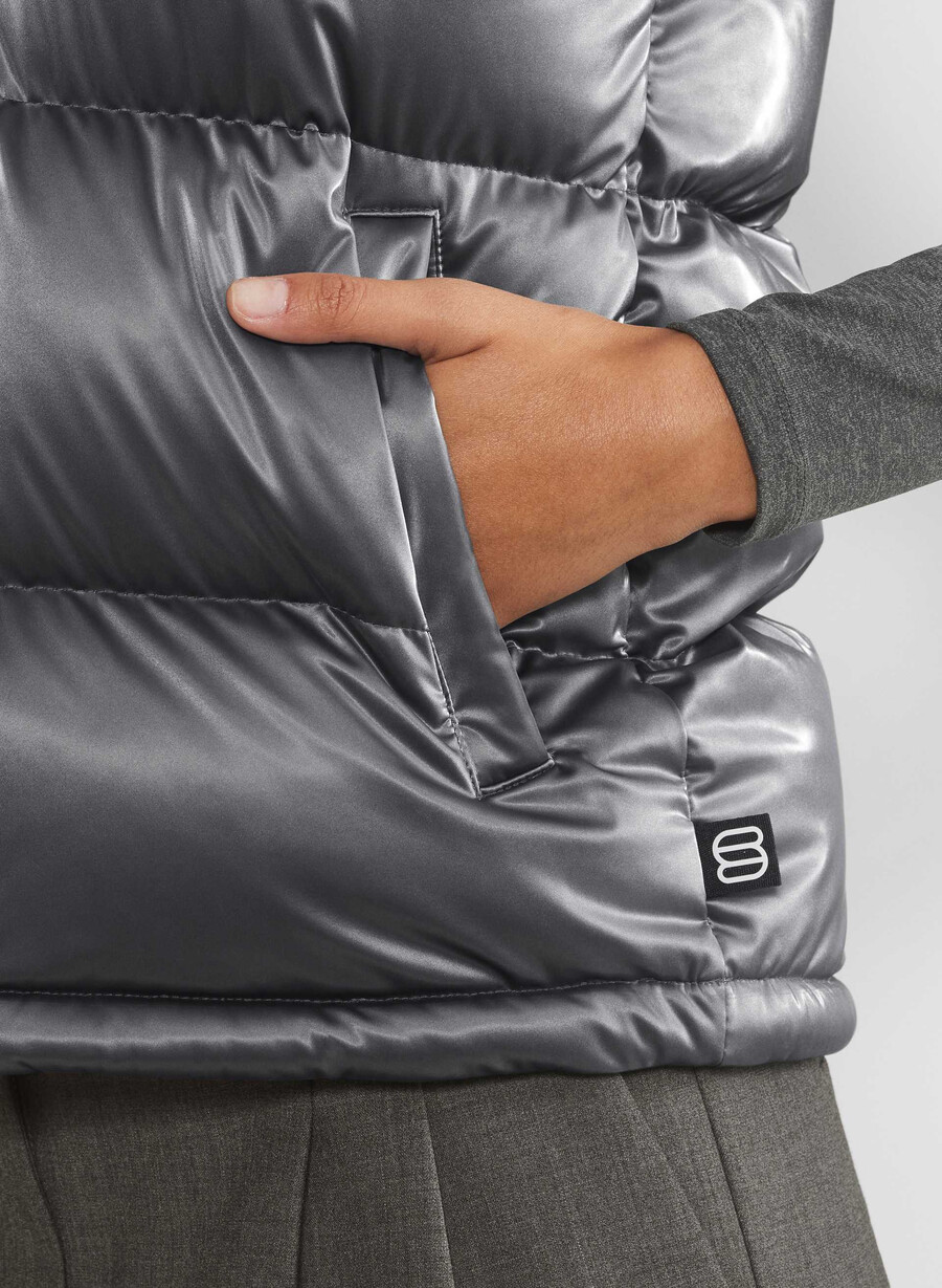 die super puff weste – liquid shine kohlegrau