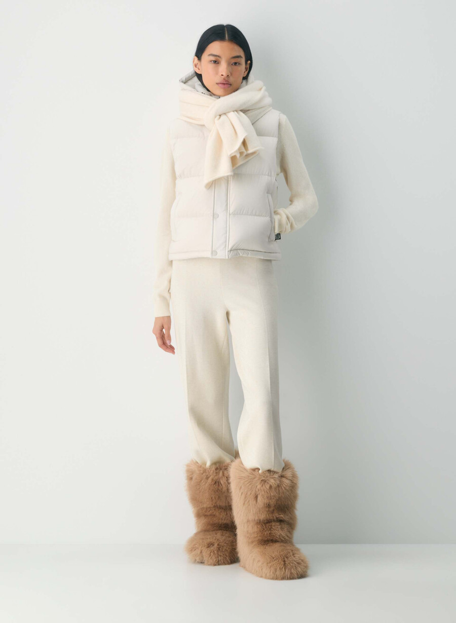 the super puff shorty vest - climatte matte pearl