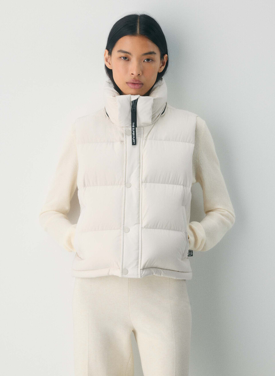 the super puff shorty vest - climatte matte pearl