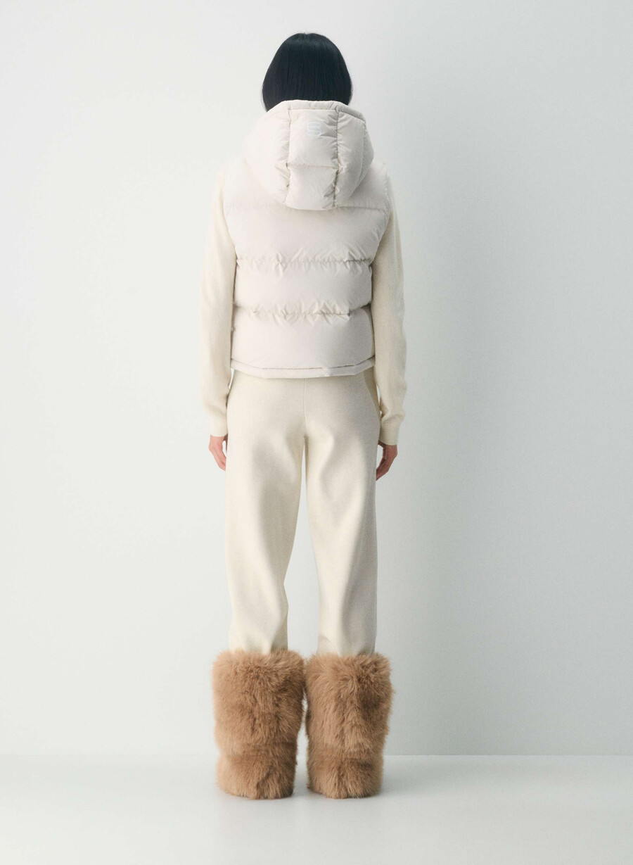 the super puff shorty vest - climatte matte pearl