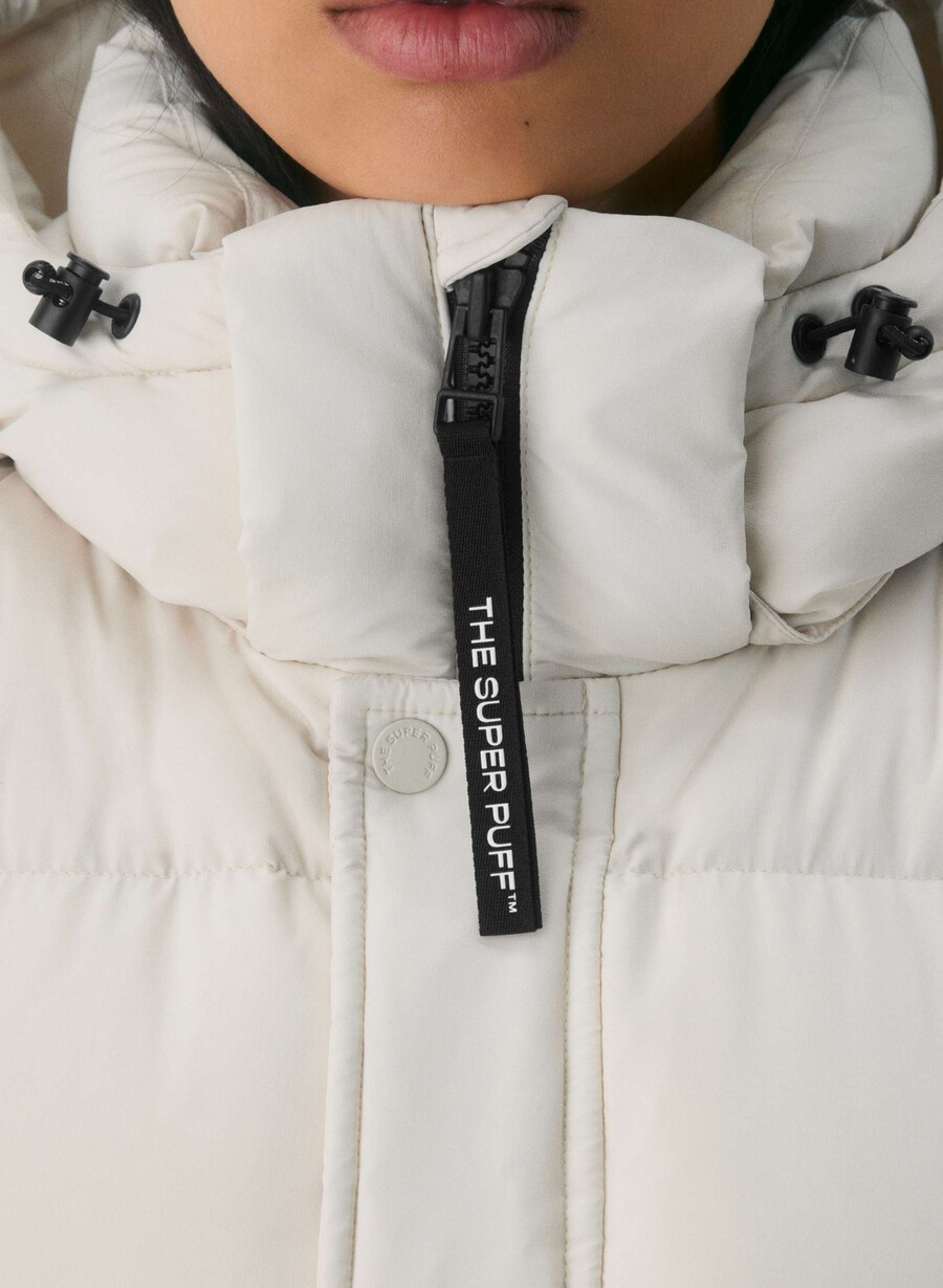 the super puff shorty vest - climatte matte pearl
