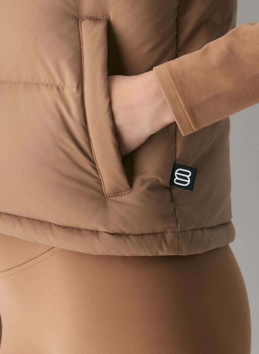 die super puff shorty weste - climatte schokoladenmousse