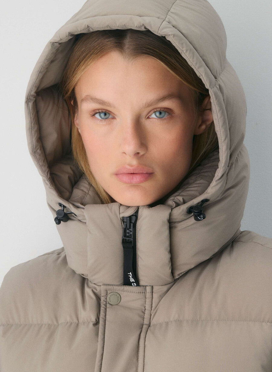 the super puff shorty vest - climatte modern taupe