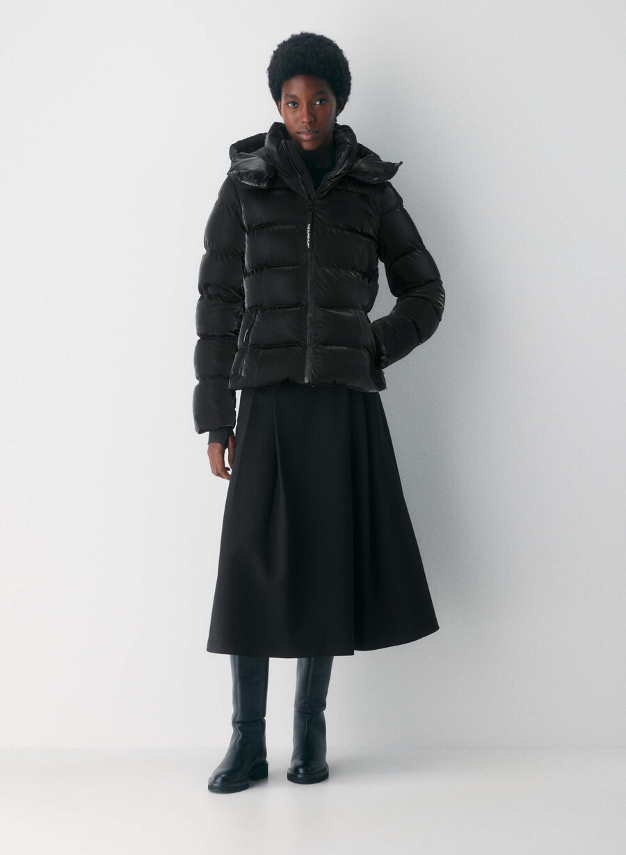 der supersnug puff - liquid shine schwarz