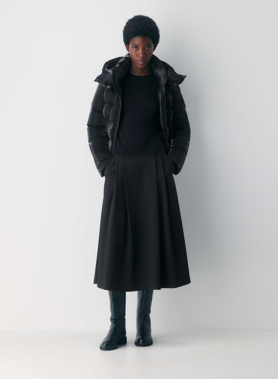 der supersnug puff - liquid shine schwarz