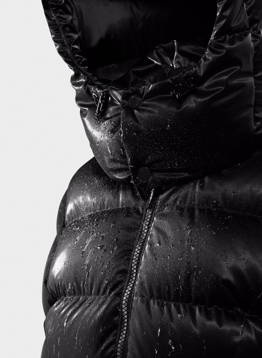 der supersnug puff - liquid shine schwarz