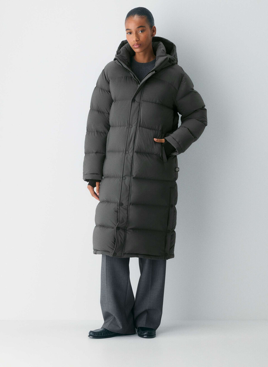 the super puff long - climatte coal grey