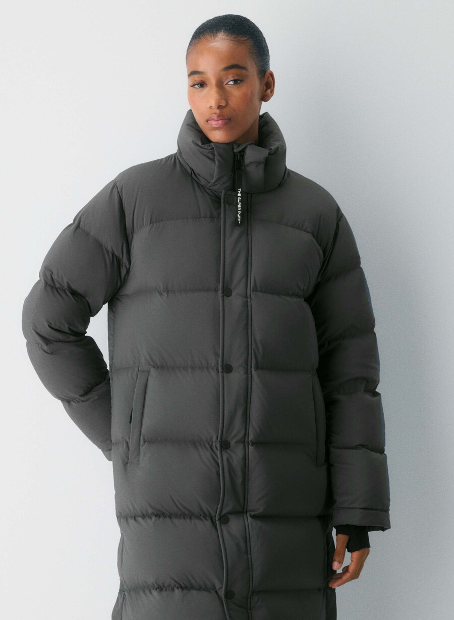 the super puff long - climatte coal grey
