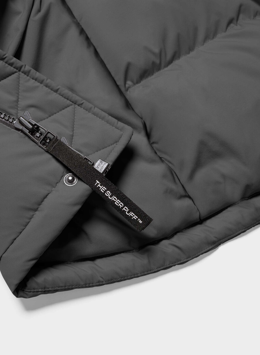 the super puff long - climatte coal grey