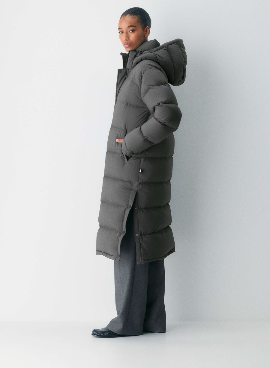 the super puff long - climatte coal grey