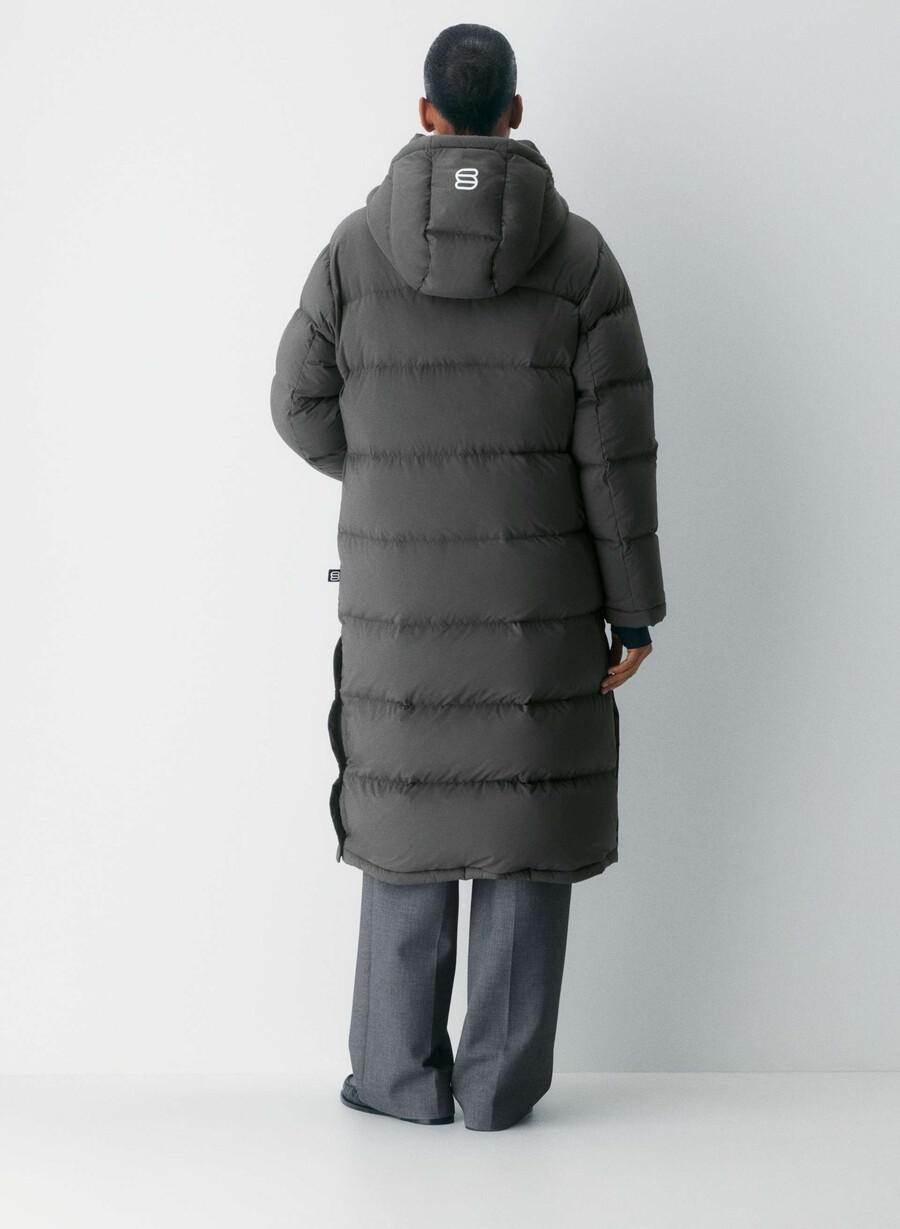 the super puff long - climatte coal grey