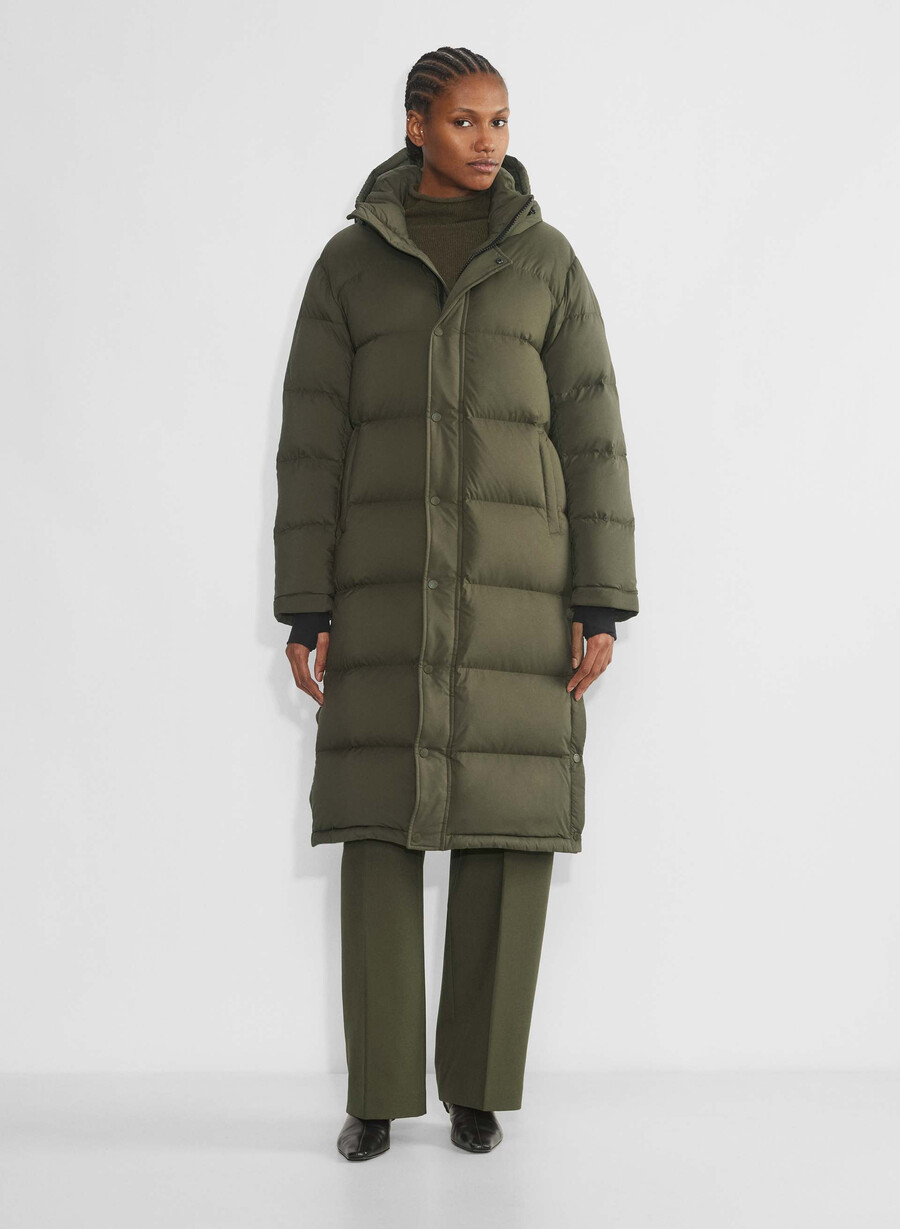 the super puff long - climatte dark olive
