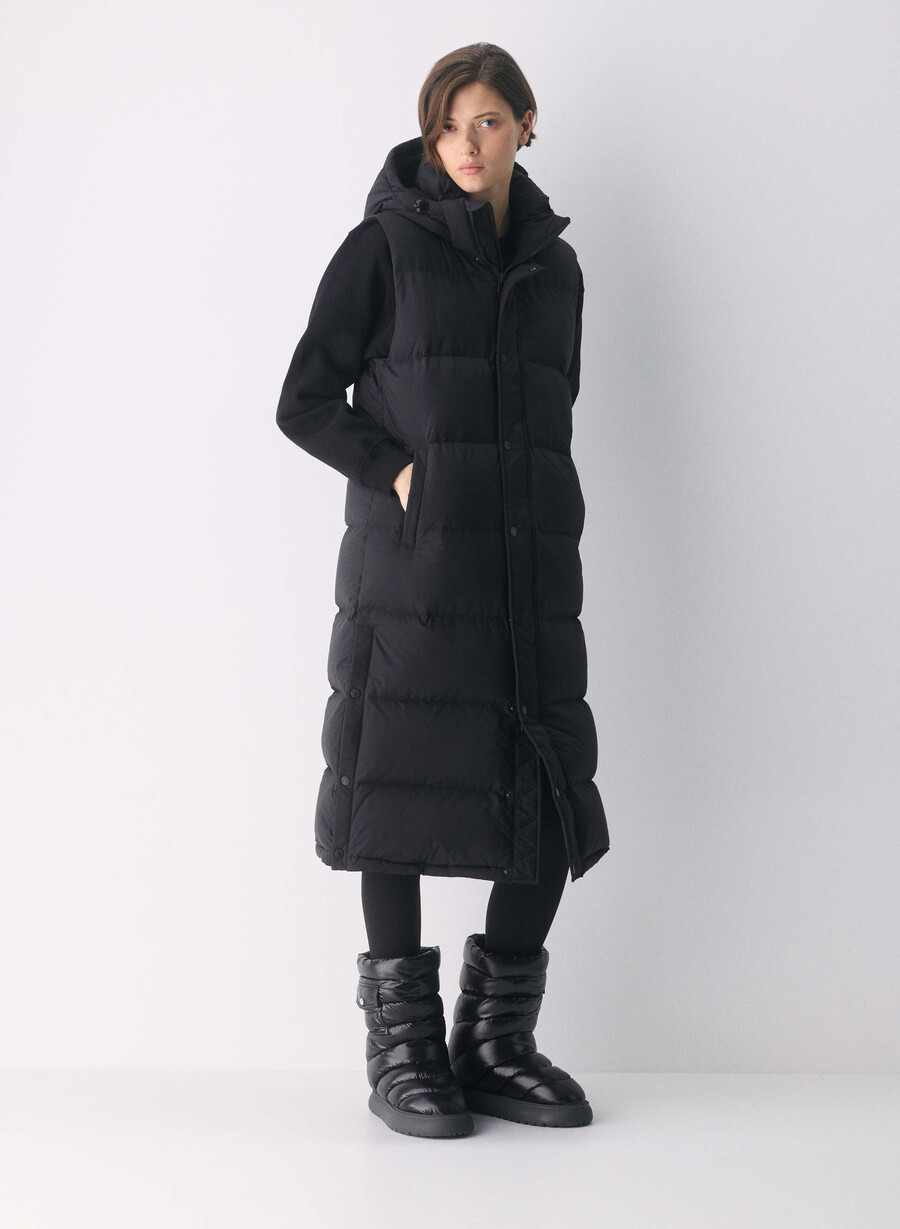the super puff long vest - climatte black