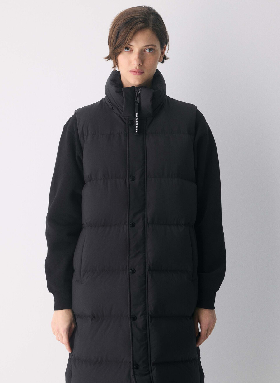 the super puff long vest - climatte black