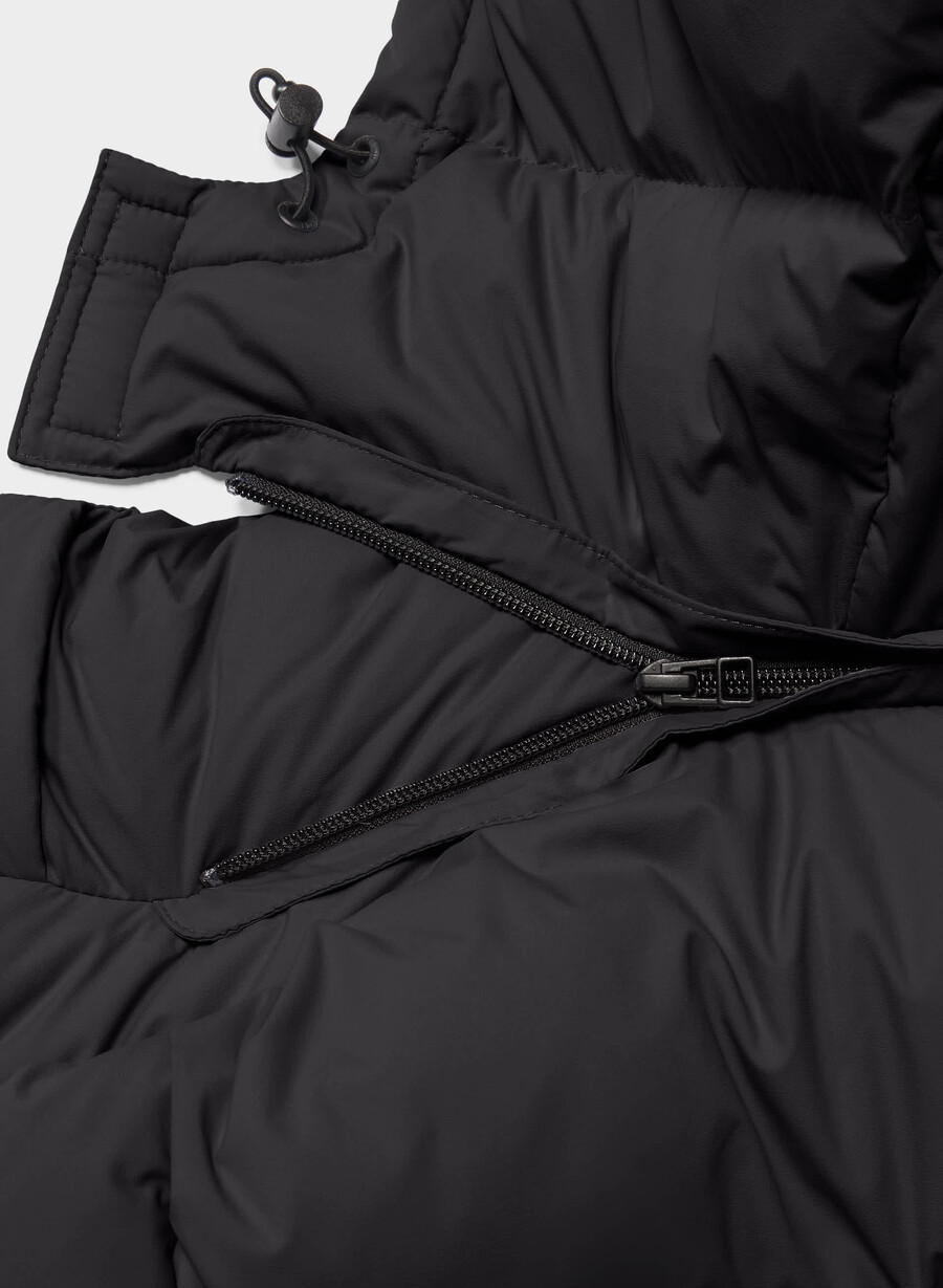 the super puff long vest - climatte black
