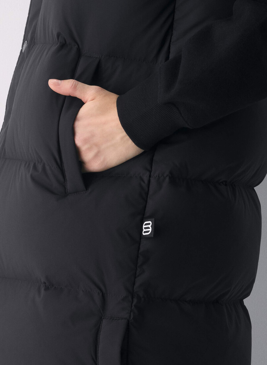 the super puff long vest - climatte black