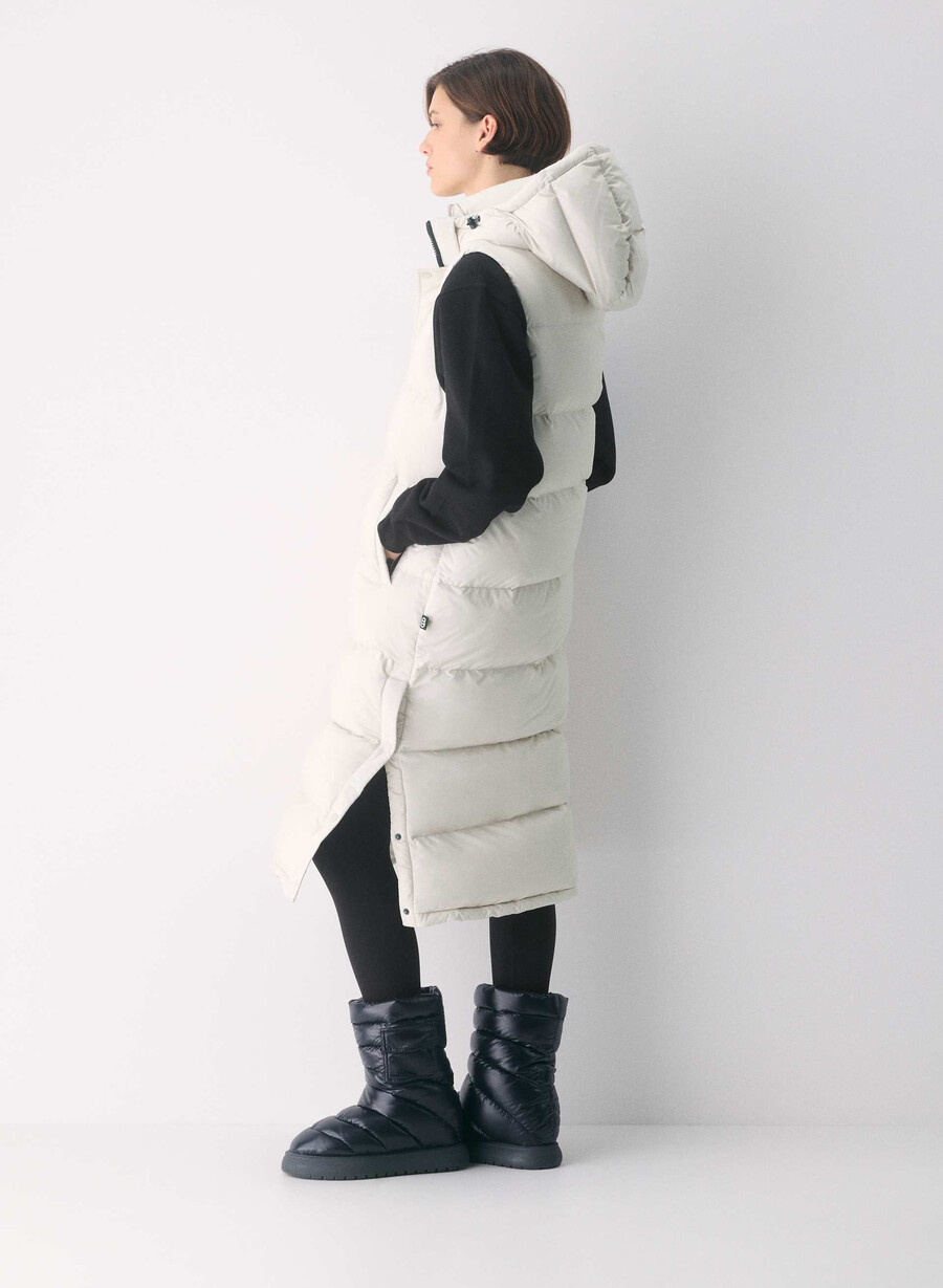 the super puff long vest - climatte matte pearl