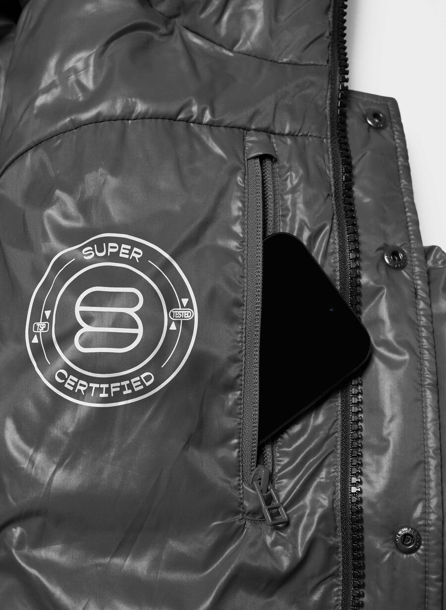 the super puff mittelglänzend - schwarz