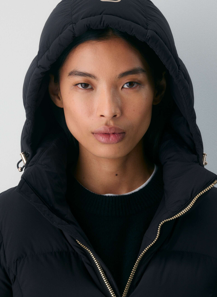 supersnug puff long – climatte schwarzglÄnzendes gold