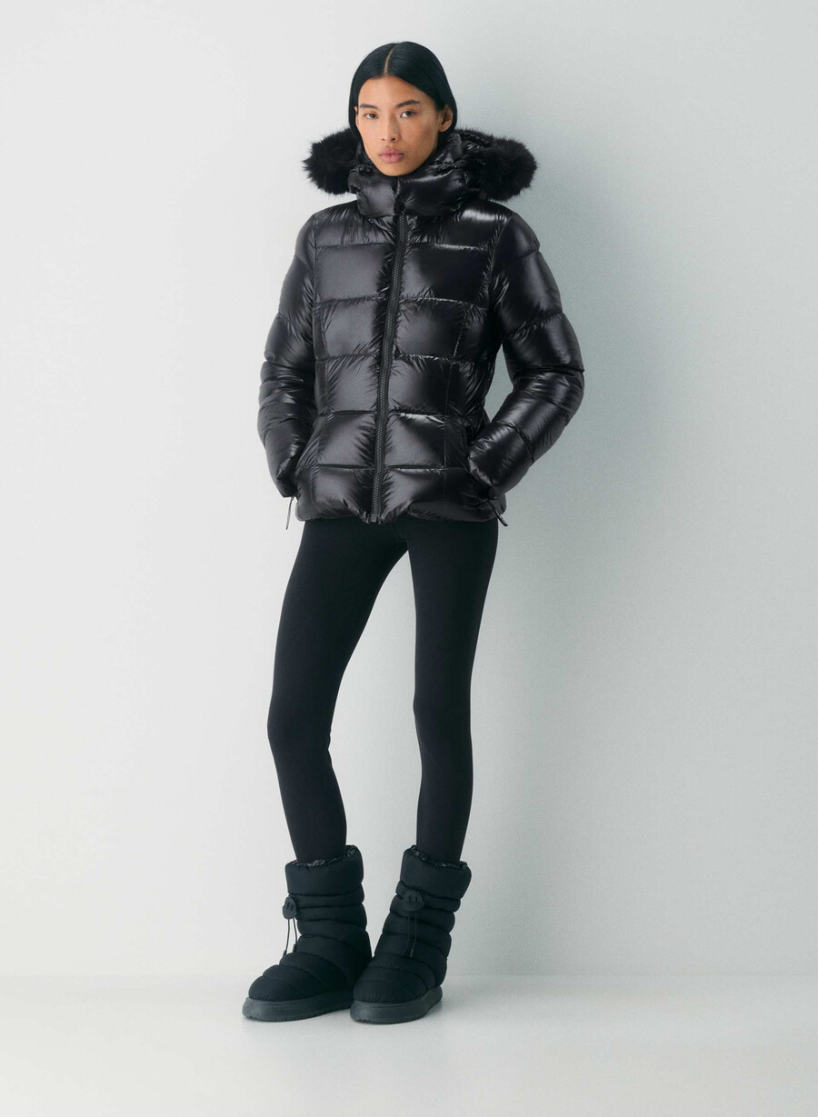 der supersnug puff - hochglänzend schwarzschwarz