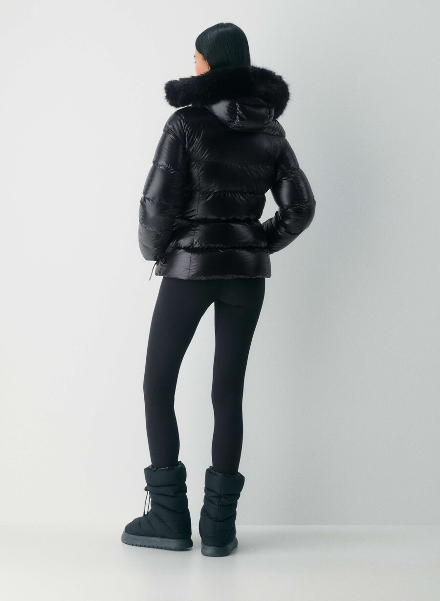 der supersnug puff - hochglänzend schwarzschwarz