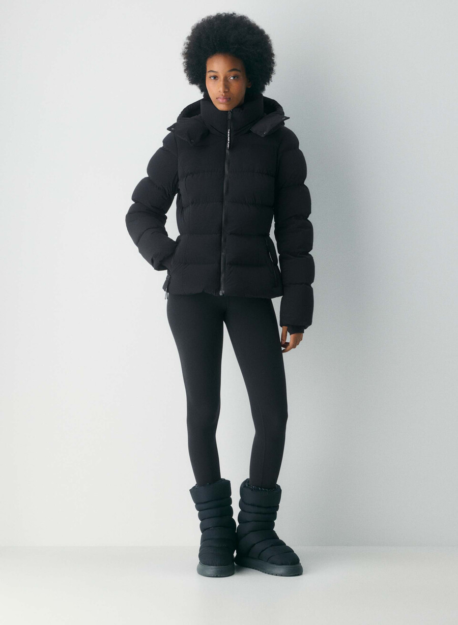 der supersnug puff - orbit stretch schwarz