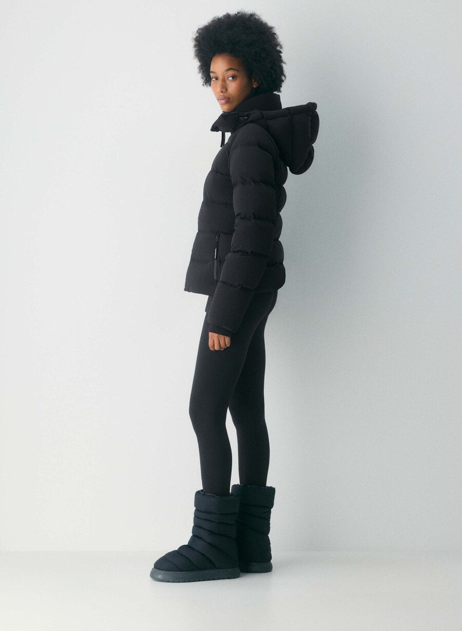 der supersnug puff - orbit stretch schwarz