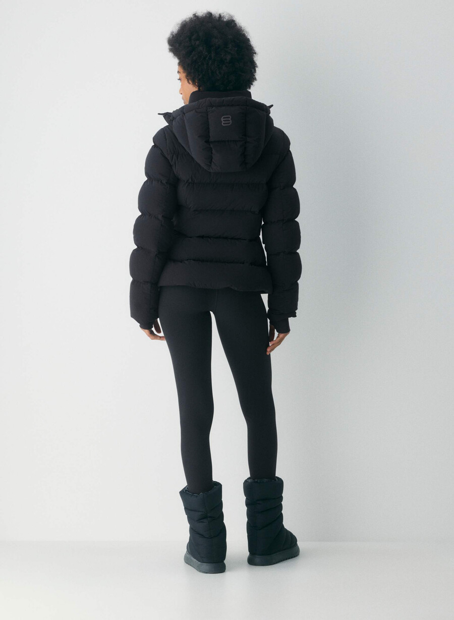 der supersnug puff - orbit stretch schwarz