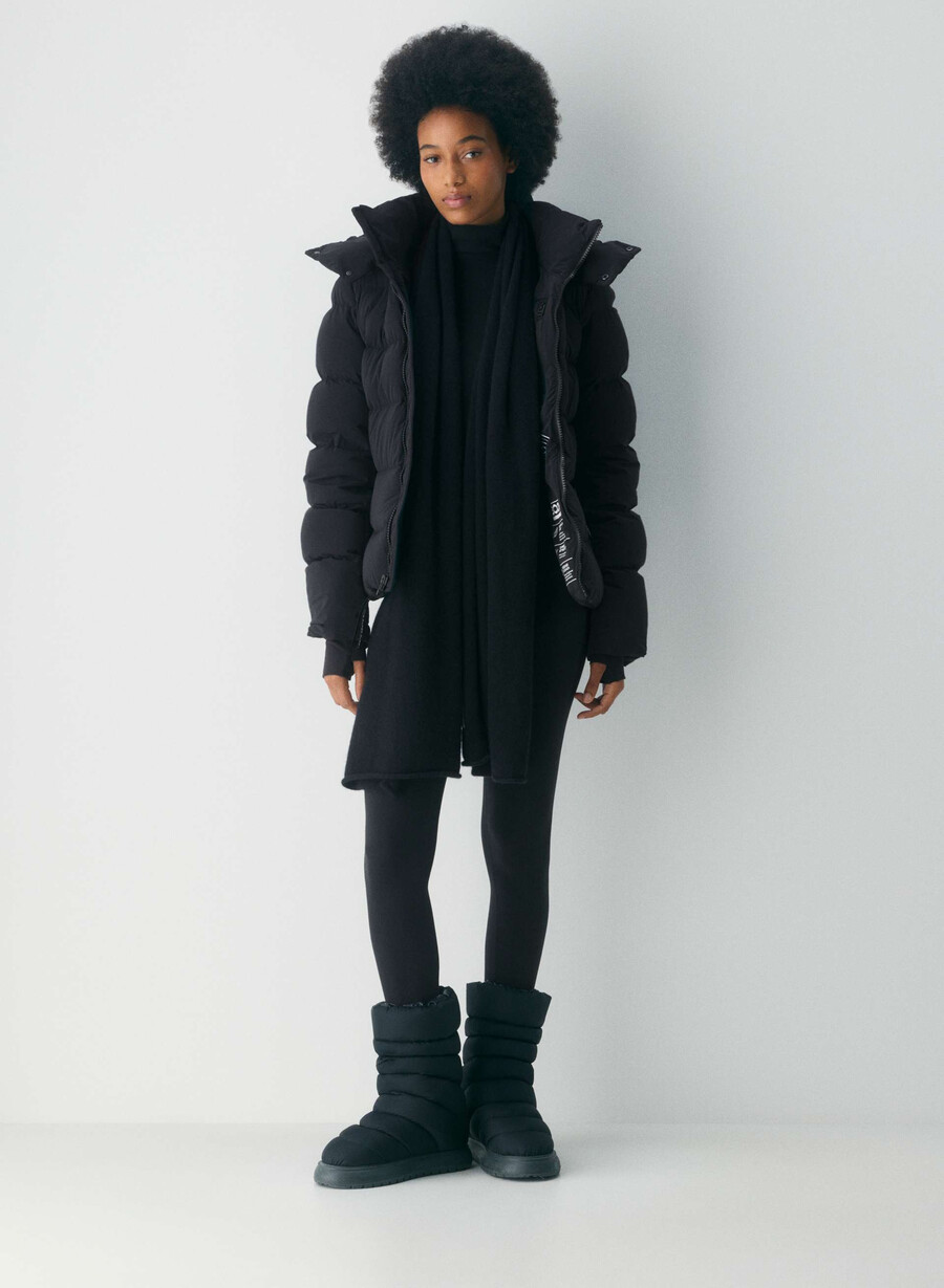 der supersnug puff - orbit stretch schwarz