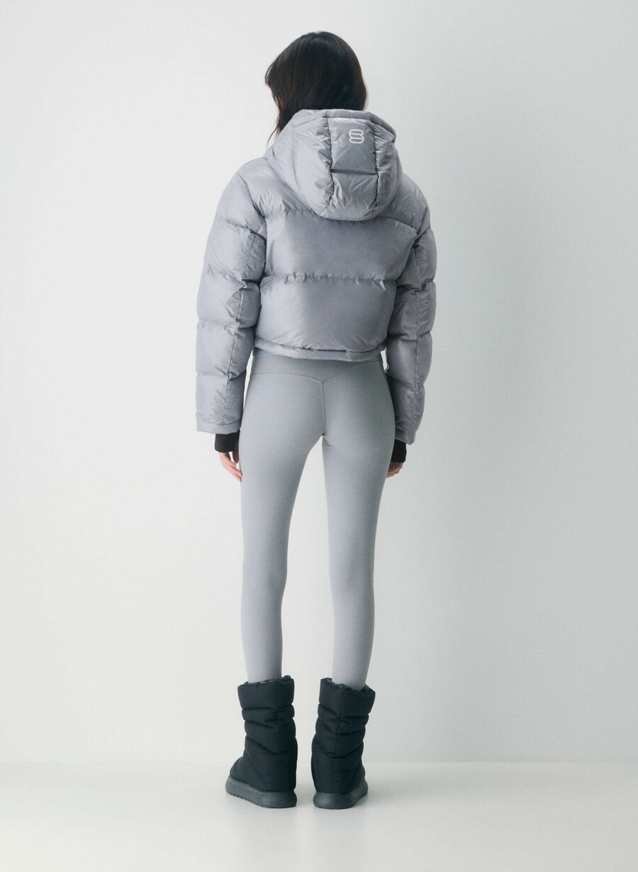 der superpuff xtrashorty – hochglänzend mondstaubgrau